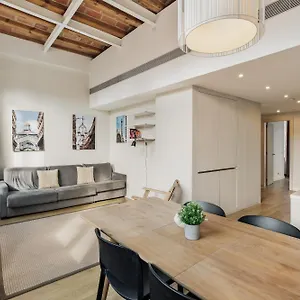 Ola Living Boqueria شقة